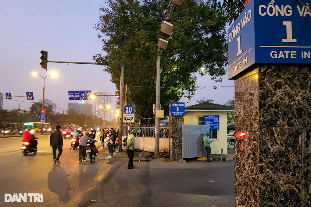 Nhà xe không tăng giá, người dân yên tâm về quê nghỉ Tết dương lịch - 6 Nhà xe không tăng giá, người dân yên tâm về quê nghỉ Tết dương lịch - 6
