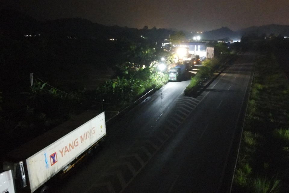 Chuyện lạ trên cao tốc Hà Nội - Lào Cai - 9 Chuyện lạ trên cao tốc Hà Nội - Lào Cai - 9