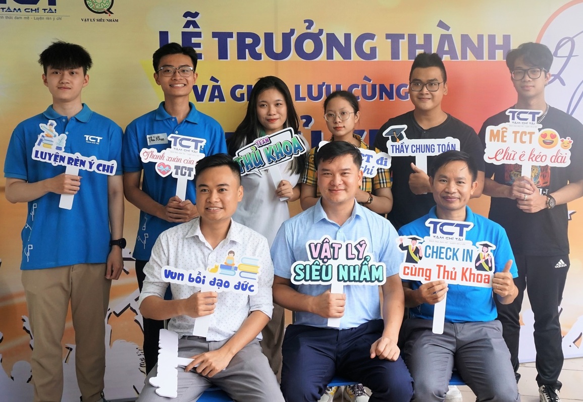 Thủ khoa chia sẻ bí quyết ôn thi tốt nghiệp THPT giai đoạn nước rút - 3 Thủ khoa chia sẻ bí quyết ôn thi tốt nghiệp THPT giai đoạn nước rút - 3
