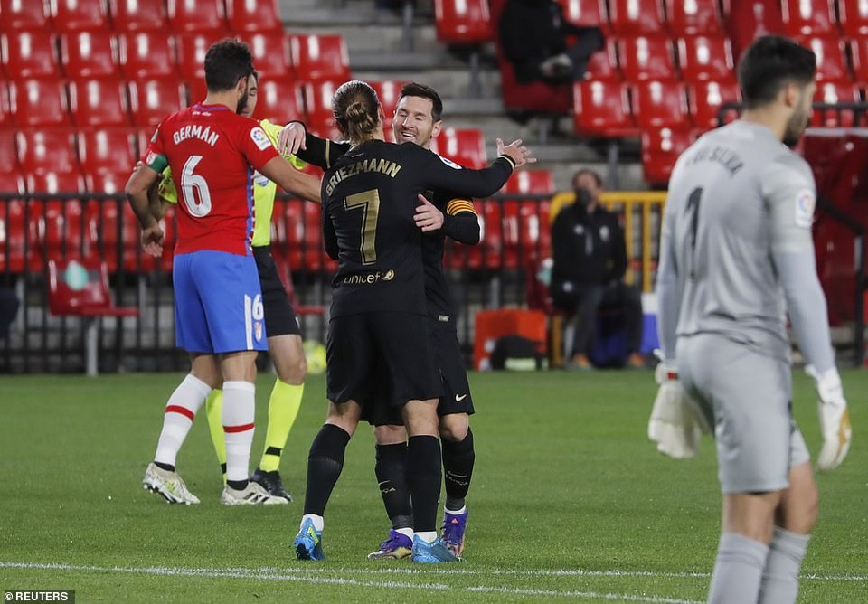 Messi và Griezmann lập cú đúp, Barcelona thắng tưng bừng - 2 Messi và Griezmann lập cú đúp, Barcelona thắng tưng bừng - 2