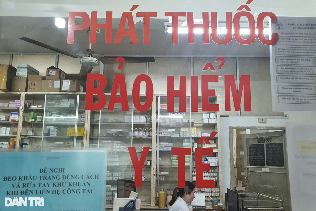Khám chỉ 5 phút nhưng chờ hàng giờ để lấy thuốc và chuyện ý nghĩa ngày 27/2 - 1 Khám chỉ 5 phút nhưng chờ hàng giờ để lấy thuốc và chuyện ý nghĩa ngày 27/2 - 1