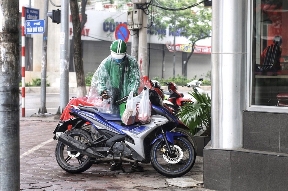 Sự thật về thu nhập “khủng” của shipper trong mùa dịch Covid-19 - 5 Sự thật về thu nhập “khủng” của shipper trong mùa dịch Covid-19 - 5