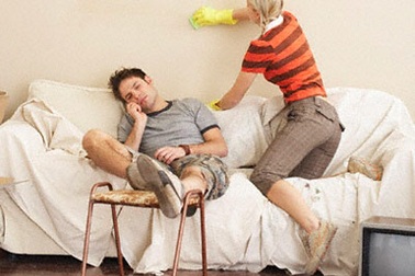 Việc nhà - kẻ thù vô hình của hôn nhân