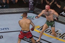 Gãy gập chân kinh hoàng, McGregor thua Poirier trong trận đấu UFC kỳ lạ