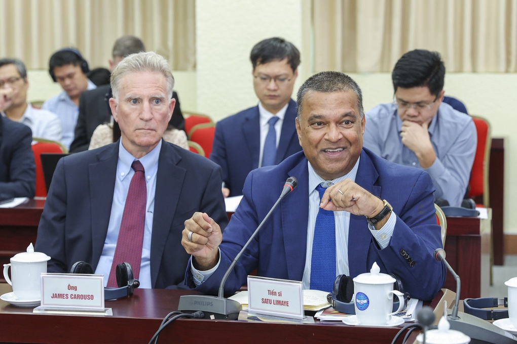 Phó Chủ tịch Trung tâm Đông - Tây: Quan hệ Việt - Mỹ rất sống động, giá trị - 2 Phó Chủ tịch Trung tâm Đông - Tây: Quan hệ Việt - Mỹ rất sống động, giá trị - 2