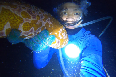 Thợ lặn lương tháng gần 40 triệu đồng: Suýt mất mạng năm 16 tuổi!