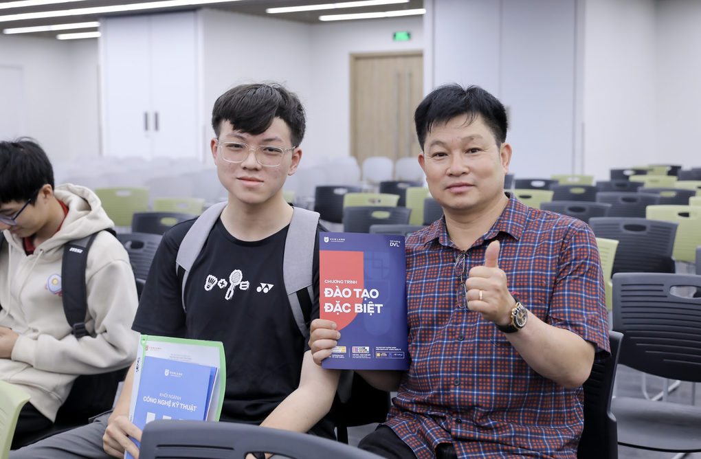 Phụ huynh chủ động cùng con tìm hiểu trường đại học tương lai - 2 Phụ huynh chủ động cùng con tìm hiểu trường đại học tương lai - 2