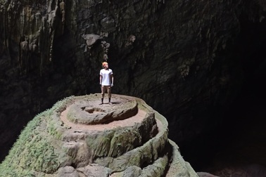 Hành trình chinh phục Sơn Đoòng của chàng trai khuyết một bàn tay