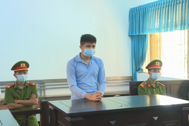 Bạn gái "nhí" khiến 2 thanh niên vướng vòng lao lý