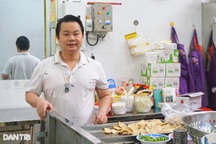 Chủ tiệm vàng ở Bình Dương chi 10 triệu đồng/ngày nấu cơm 0 đồng đãi bà con