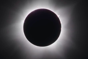 Mặt Trăng "nhuộm đen" Mặt Trời, Việt Nam xuất hiện nhật thực lai