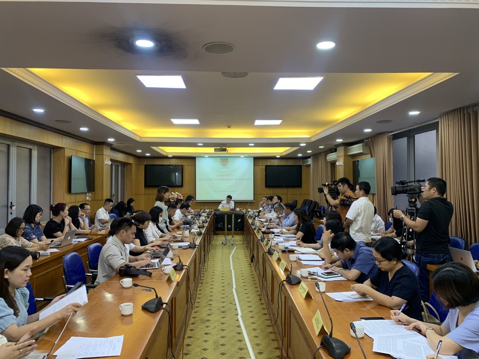 Lo ngại xu hướng "né" sự giám sát, phản biện chính sách của báo chí