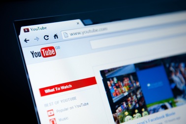 YouTube cho phép người dùng thay đổi tiêu đề video sang ngôn ngữ khác