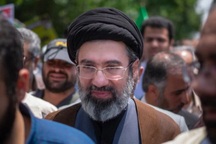 Con trai Lãnh tụ Tối cao Iran Ali Khamenei dẫn đầu cuộc đua kế nhiệm