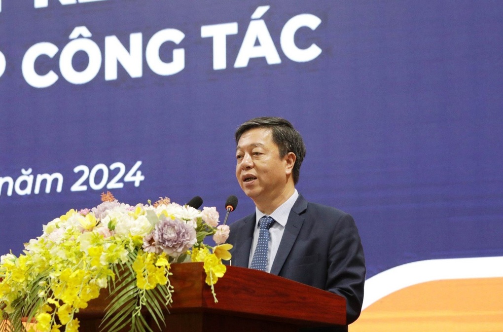 Phối hợp đưa sách có giá trị lý luận, thực tiễn phục vụ đào tạo - 1 Phối hợp đưa sách có giá trị lý luận, thực tiễn phục vụ đào tạo - 1