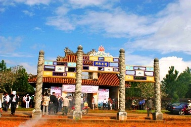 Trùng tu hoàn chỉnh cổng chính của Văn Miếu Huế