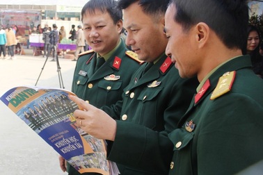 Náo nức khai Hội Báo xuân Mậu Tuất 2018