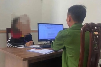 Người phụ nữ khoe "trúng mấy lô đất" trước khi kết quả đấu giá được công bố