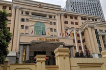 Xử lý cá nhân phát khẩu trang in hình "đường lưỡi bò"