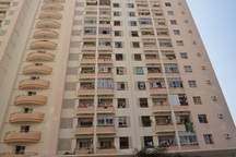 Hiểm họa rình rập trẻ nhỏ vì lan can chung cư thiếu an toàn