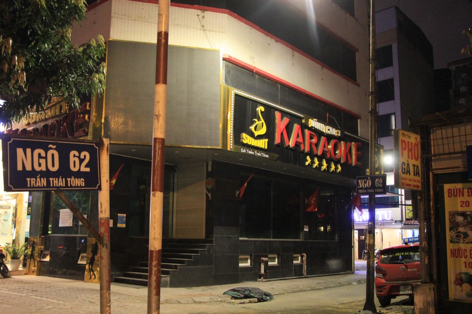 Phố karaoke Hà Nội im lìm, vắng lặng - 8 Phố karaoke Hà Nội im lìm, vắng lặng - 8