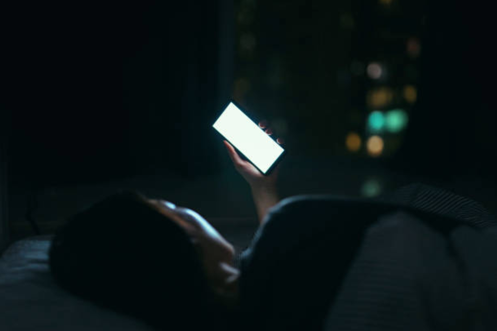 Tin nhắn anh ấy gửi cho vợ cũ khiến tôi quặn thắt lòng - 1 Tin nhắn anh ấy gửi cho vợ cũ khiến tôi quặn thắt lòng - 1