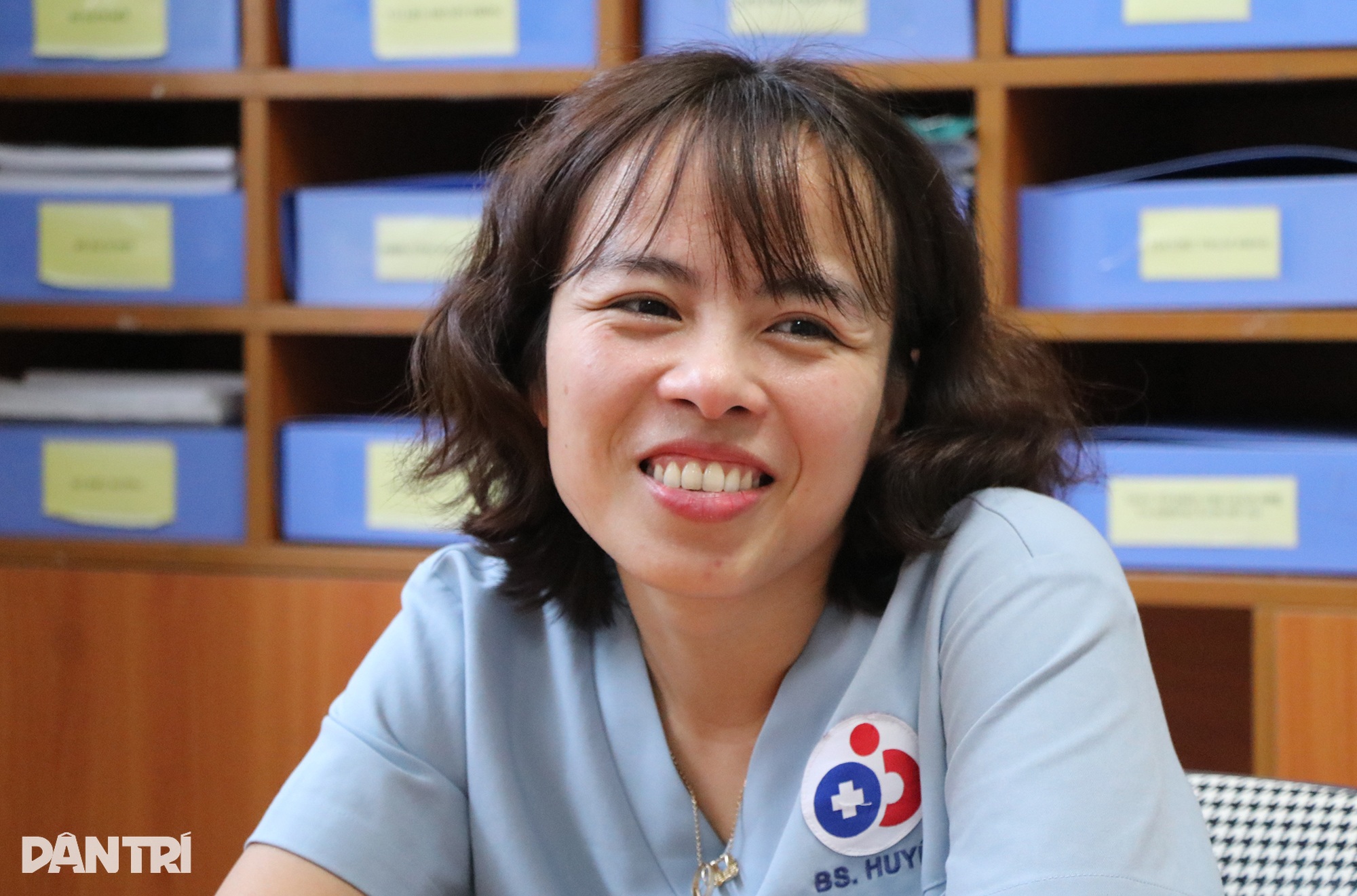 Bác sĩ kể 100 ngày chạy đua với tử thần cứu bé sinh non nặng hơn 5 lạng - 4 Bác sĩ kể 100 ngày chạy đua với tử thần cứu bé sinh non nặng hơn 5 lạng - 4