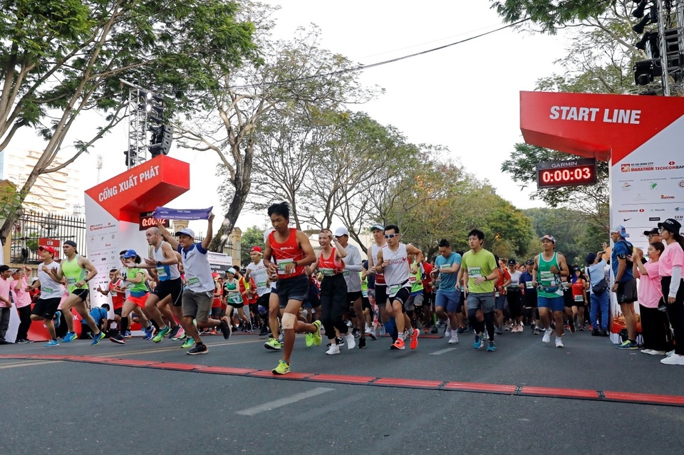 Li-Ning đồng hành cùng 13.000 VĐV tại giải đua lớn nhất Việt Nam - Giải Marathon Quốc tế TP. Hồ Chí Minh Techcombank 2019 - 1 Li-Ning đồng hành cùng 13.000 VĐV tại giải đua lớn nhất Việt Nam - Giải Marathon Quốc tế TP. Hồ Chí Minh Techcombank 2019 - 1