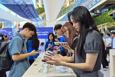 Tranh cãi ngày mở bán iPhone 17, người dùng hụt hẫng “bình mới rượu cũ"