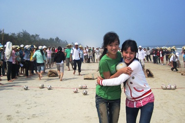 Sinh viên Huế du xuân đầm phá Tam Giang