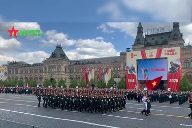Đoàn quân đội Việt Nam tổng duyệt trên Quảng trường Đỏ