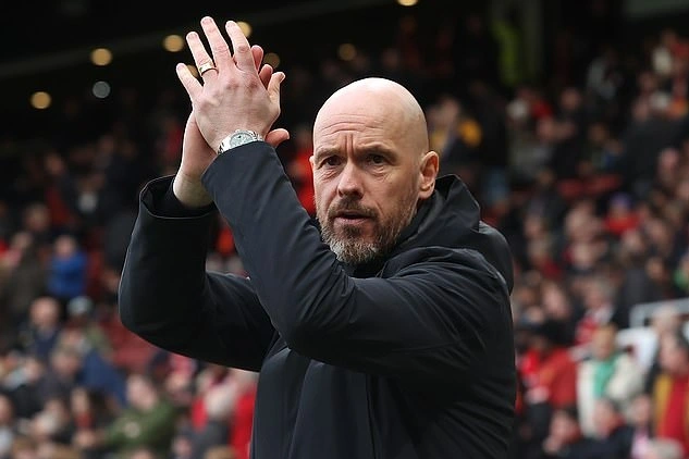 HLV Ten Hag: Maguire là thủ lĩnh tuyệt vời của hàng thủ Man Utd - 1