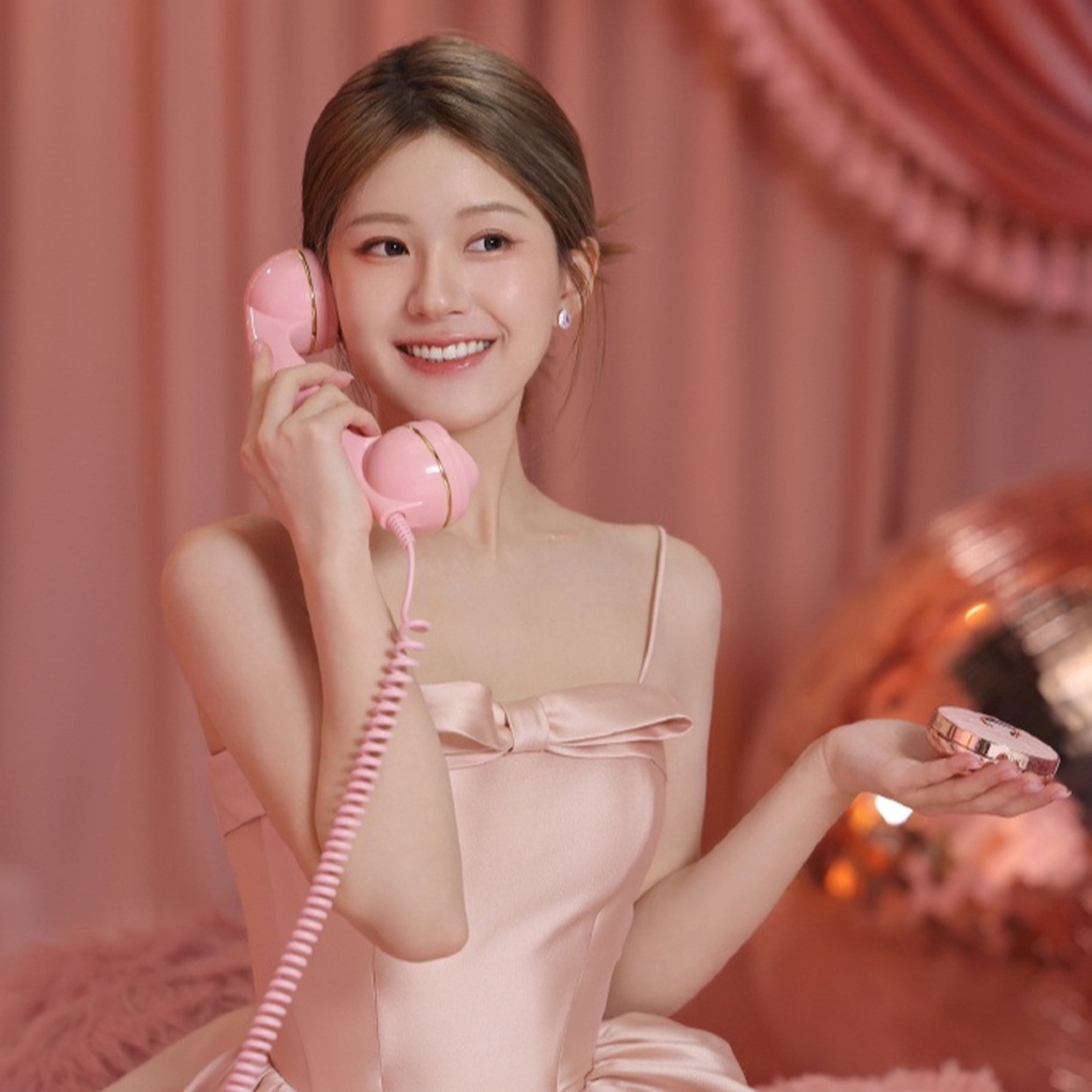 “Thánh nữ xuyên không” Triệu Lộ Tư vướng nghi vấn bị phong sát ngầm - 3 “Thánh nữ xuyên không” Triệu Lộ Tư vướng nghi vấn bị phong sát ngầm - 3