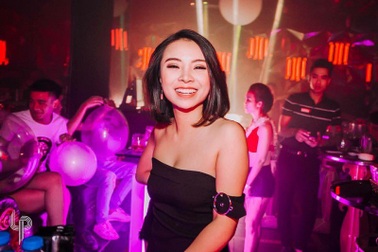 Nữ cổ động quyến rũ của "Nóng cùng World Cup" góp mặt trong bộ phim "Quỳnh búp bê"