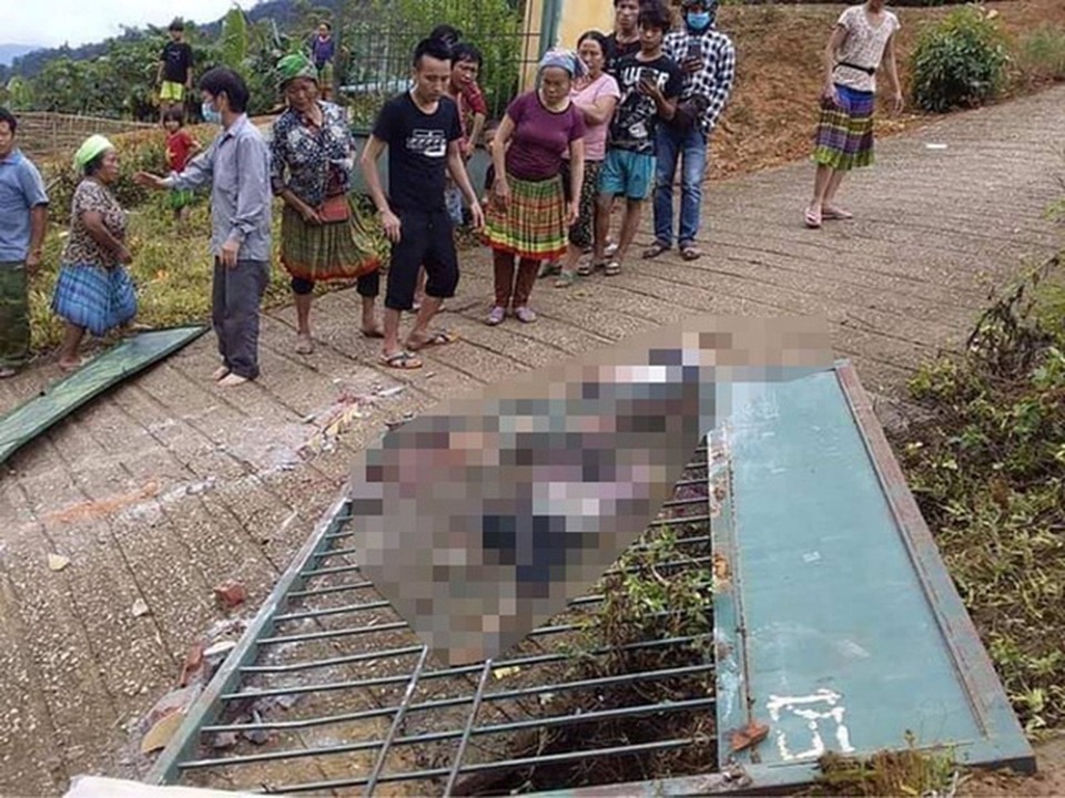 Vụ cổng trường đổ đè chết 3 học sinh: Hiệu trưởng nói gì? - 1 Vụ cổng trường đổ đè chết 3 học sinh: Hiệu trưởng nói gì? - 1
