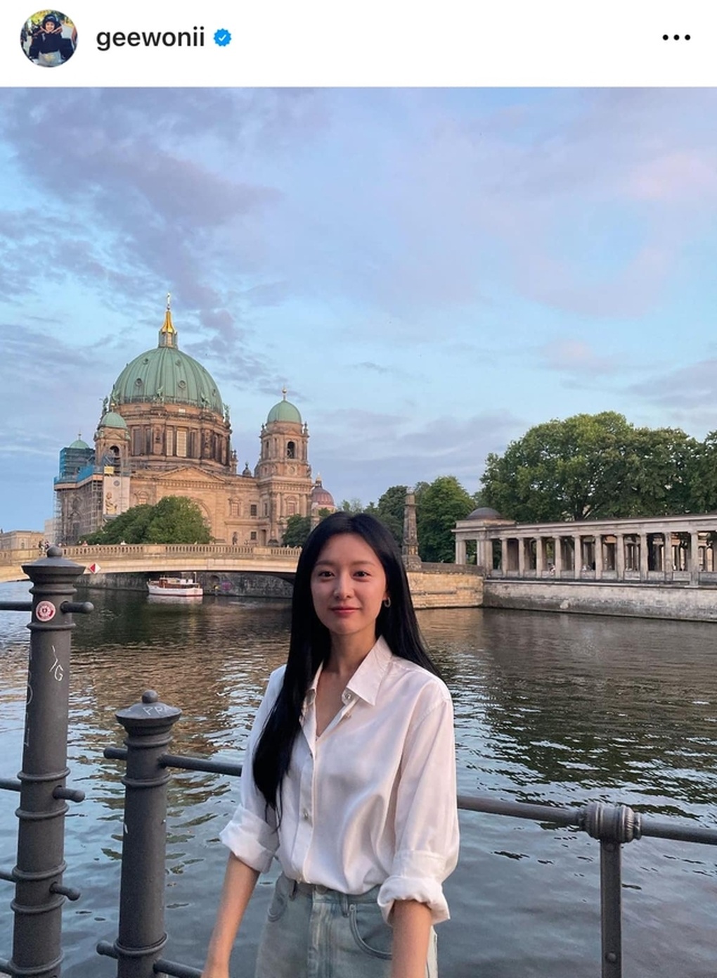 Cặp đôi của Nữ hoàng nước mắt lộ dấu hiệu phim giả tình thật - 3 Cặp đôi của Nữ hoàng nước mắt lộ dấu hiệu phim giả tình thật - 3