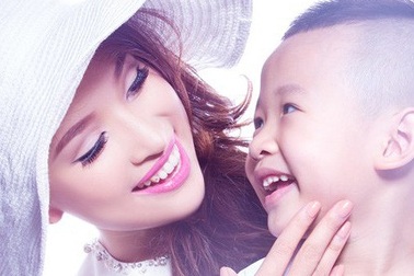 MC Vân Hugo chia sẻ sai lầm mẹ nào cũng mắc phài khi trị táo bón cho con