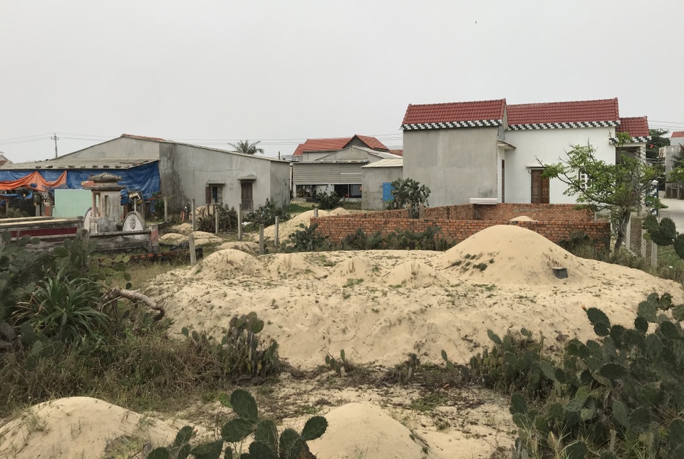 Người sống lấn chiếm đất của... người chết - 1 Người sống lấn chiếm đất của... người chết - 1