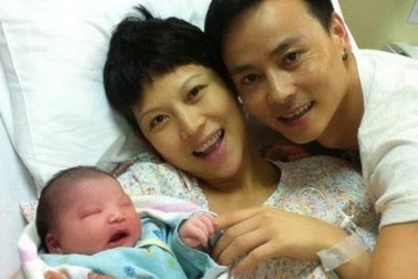 Thái Thiếu Phân đã sinh con gái đầu lòng