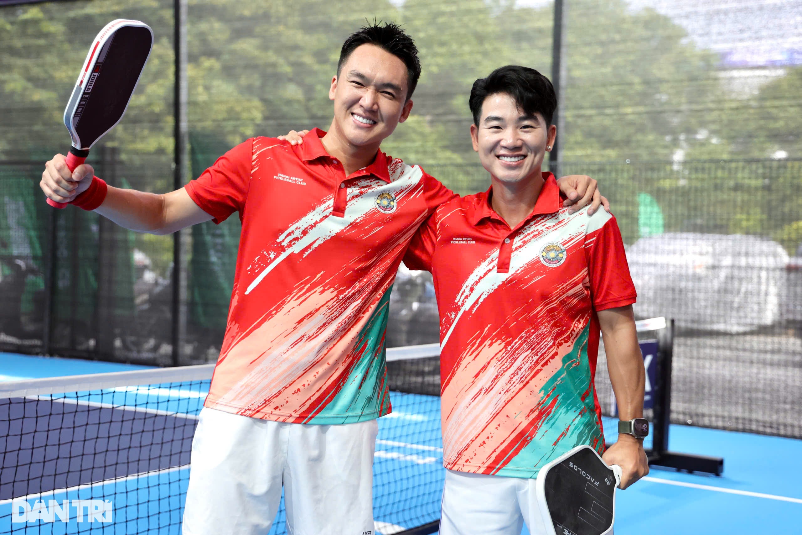 Minh Quân, Khánh Linh rạng rỡ cổ vũ dàn nghệ sĩ ở giải pickleball Dân trí - 6 Minh Quân, Khánh Linh rạng rỡ cổ vũ dàn nghệ sĩ ở giải pickleball Dân trí - 6