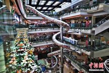 Căng thẳng Trung Quốc - phương Tây nhìn từ làn sóng tẩy chay hàng hiệu