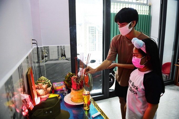 Các em rơi vào cảnh mồ côi do Covid-19.