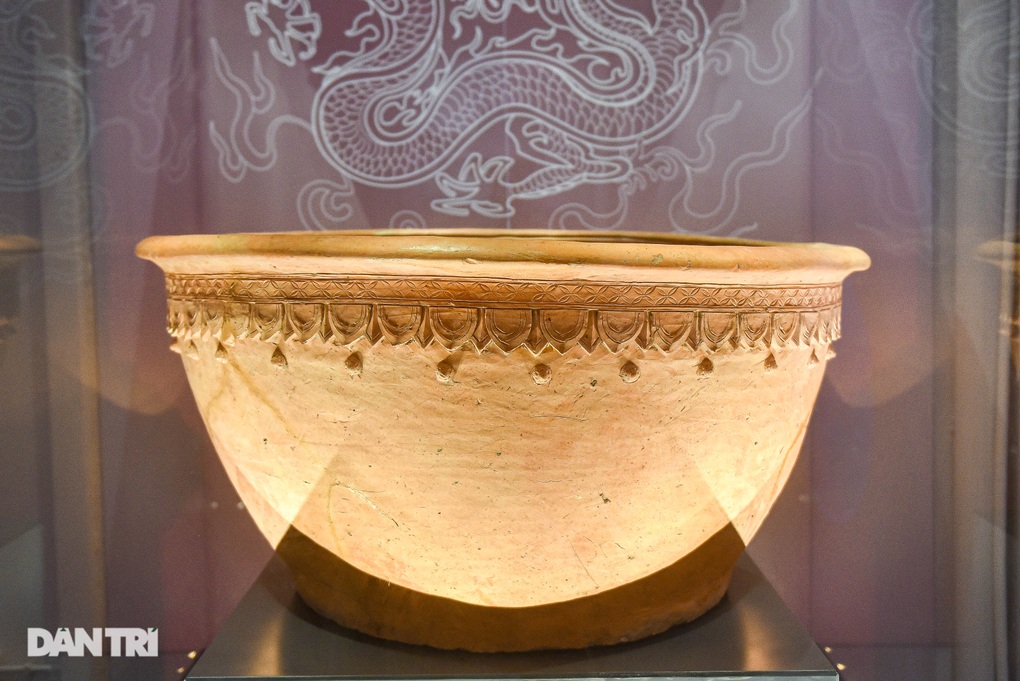 Mục sở thị báu vật hoàng cung tại Hoàng thành Thăng Long - 9 Mục sở thị báu vật hoàng cung tại Hoàng thành Thăng Long - 9