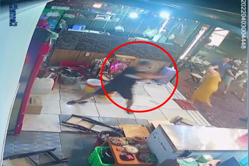 TPHCM: Điều tra vụ nữ chủ quán nghi bị đánh sẩy thai - 1 TPHCM: Điều tra vụ nữ chủ quán nghi bị đánh sẩy thai - 1