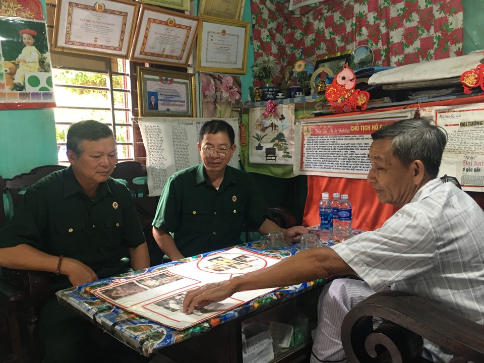 Người cựu chiến binh 15 năm miệt mài sưu tầm ảnh Bác Hồ - 5 Người cựu chiến binh 15 năm miệt mài sưu tầm ảnh Bác Hồ - 5