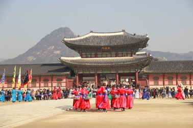 Một giờ tham quan cung điện Hoàng gia Hàn Quốc