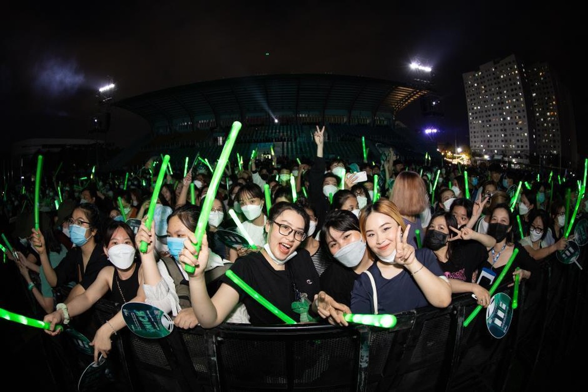 Đại nhạc hội Light Up Viet Nam do VPBank tổ chức bùng nổ không gian mạng với 3 triệu lượt xem livestream - 14 Đại nhạc hội Light Up Viet Nam do VPBank tổ chức bùng nổ không gian mạng với 3 triệu lượt xem livestream - 14