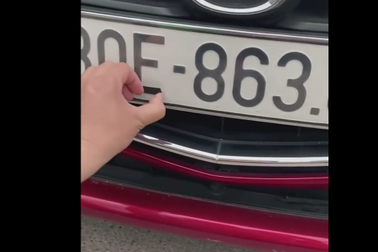 Che biển số ô tô tránh phạt nguội: Một trò lố, bịp bợm "rẻ tiền"!