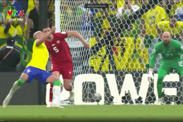 Richarlison tạo siêu phẩm "xe đạp chổng ngược", Brazil hạ gục Serbia