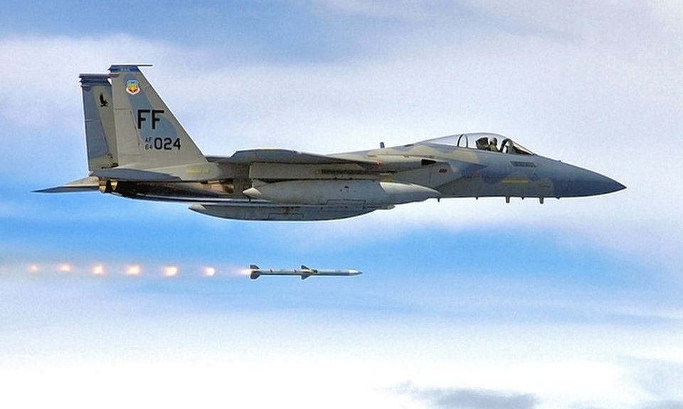 Đại bàng bất bại F-15 của Mỹ nã tên lửa hạ gục mục tiêu xa kỷ lục - 1 Đại bàng bất bại F-15 của Mỹ nã tên lửa hạ gục mục tiêu xa kỷ lục - 1